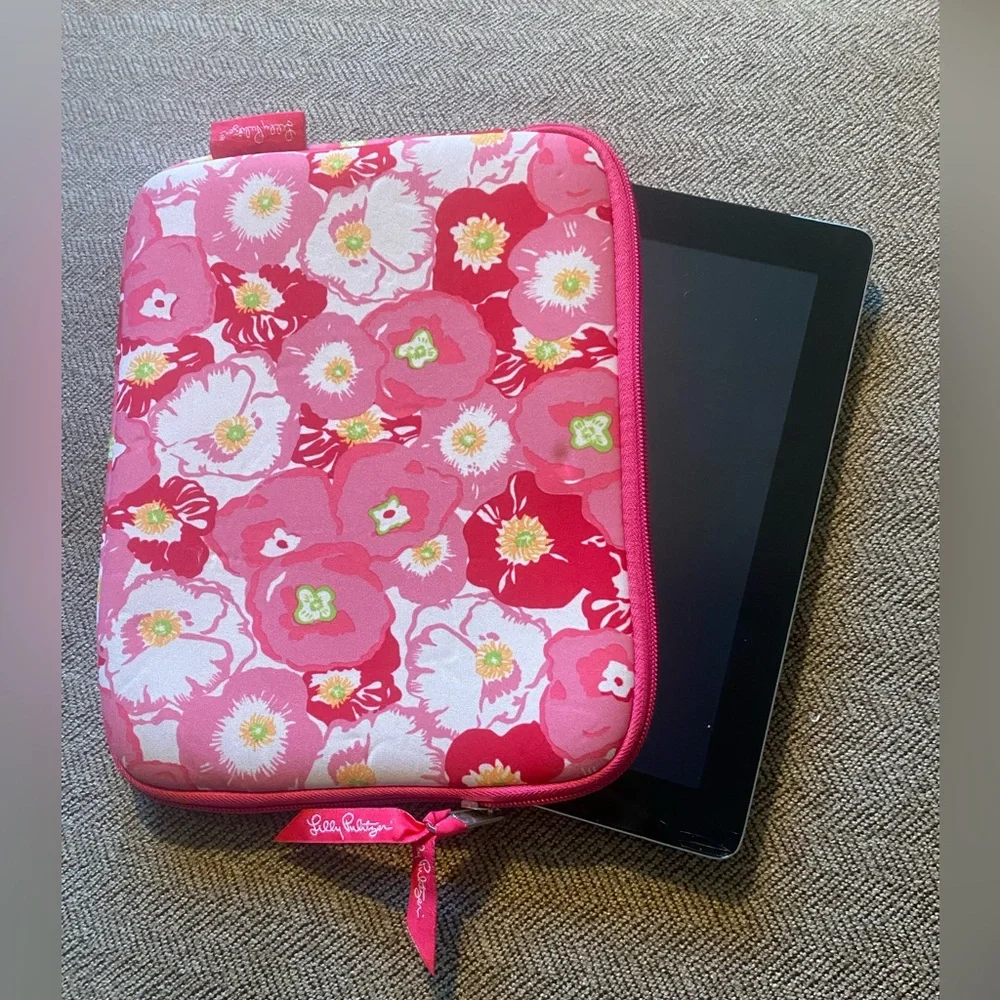 Lilly Pulitzer iPad Sleeve in Multi Sweet Begonia